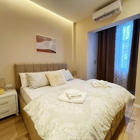 Aj Apartments, Hidden Gem In The Heart Of Тирана Екстериор снимка