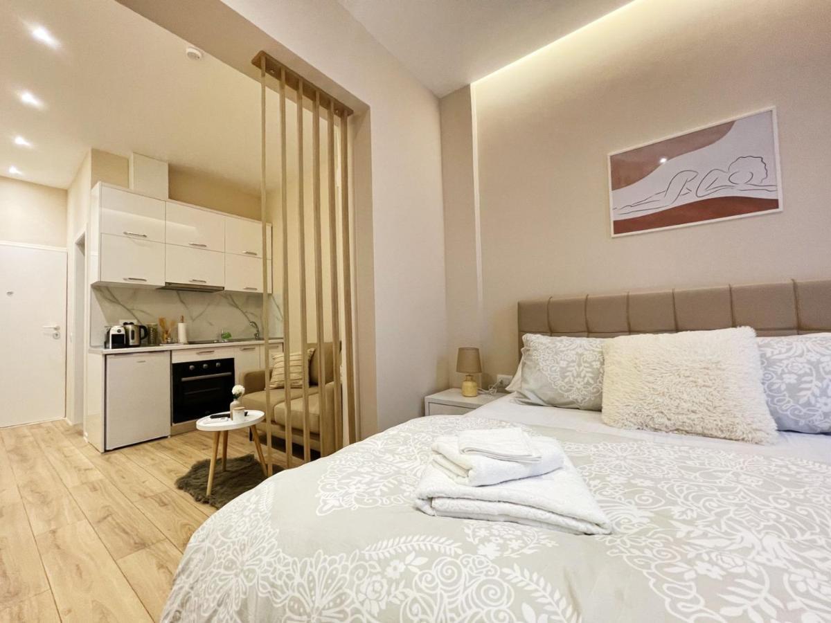 Aj Apartments, Hidden Gem In The Heart Of Тирана Екстериор снимка